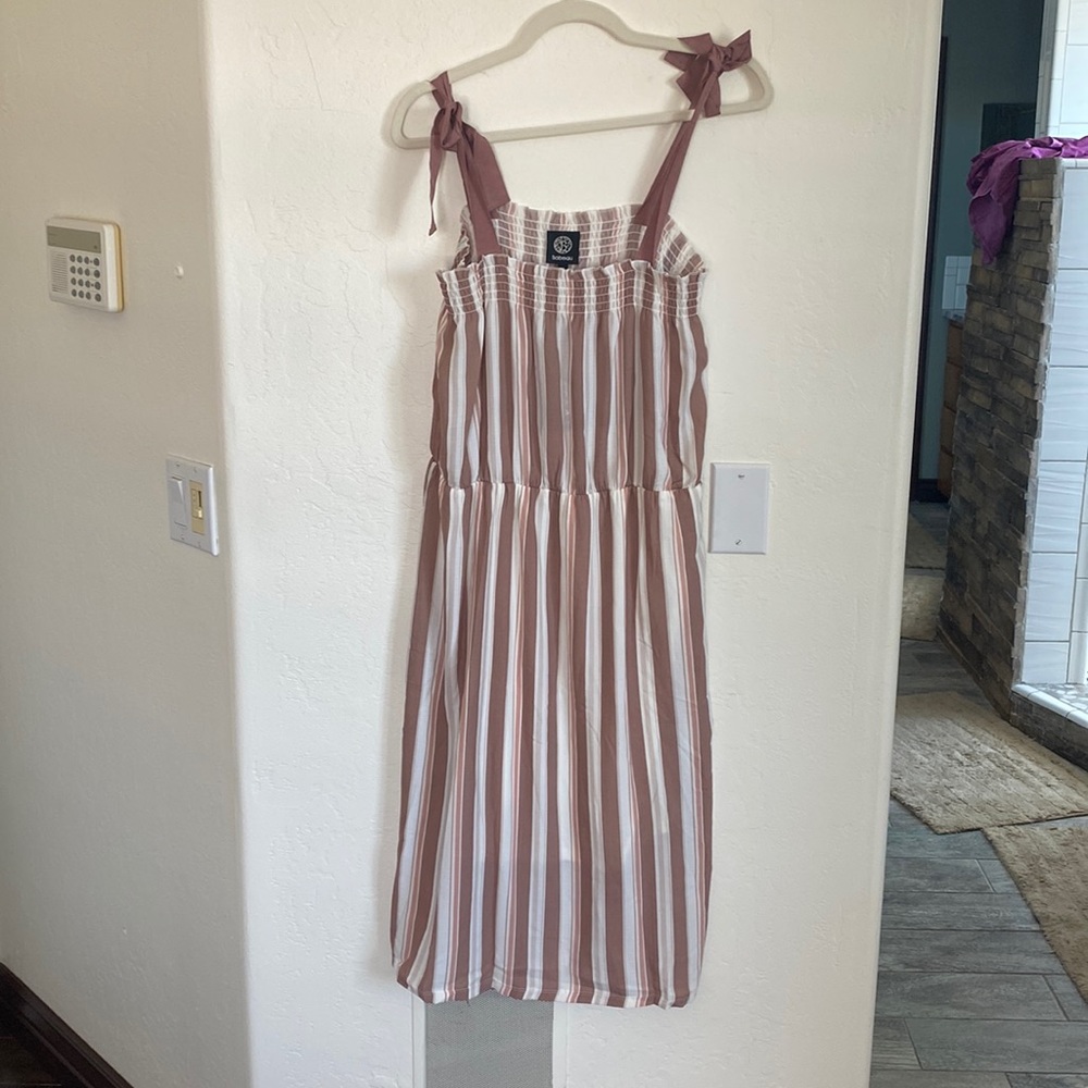 Brand New MIDI Dress